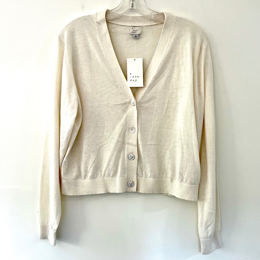 NWT A New Day Womens Lightweight Cream Cropped Cardigan Button Front Size SMALL